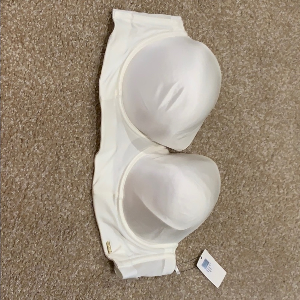 Strapless underwire bra